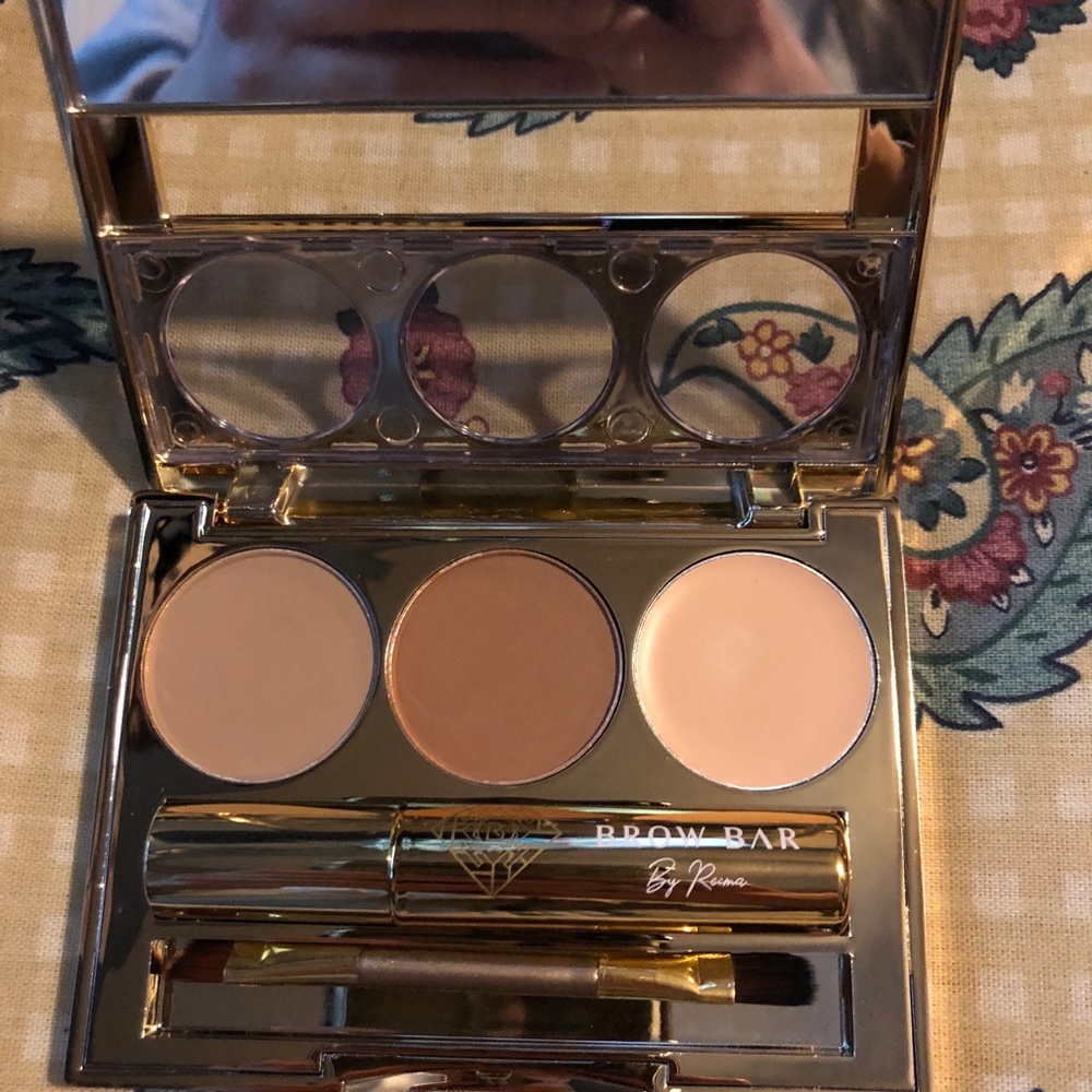Brow makeover kit